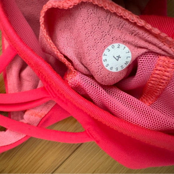 Lululemon free to be bra size 4 - Picture 3 of 3